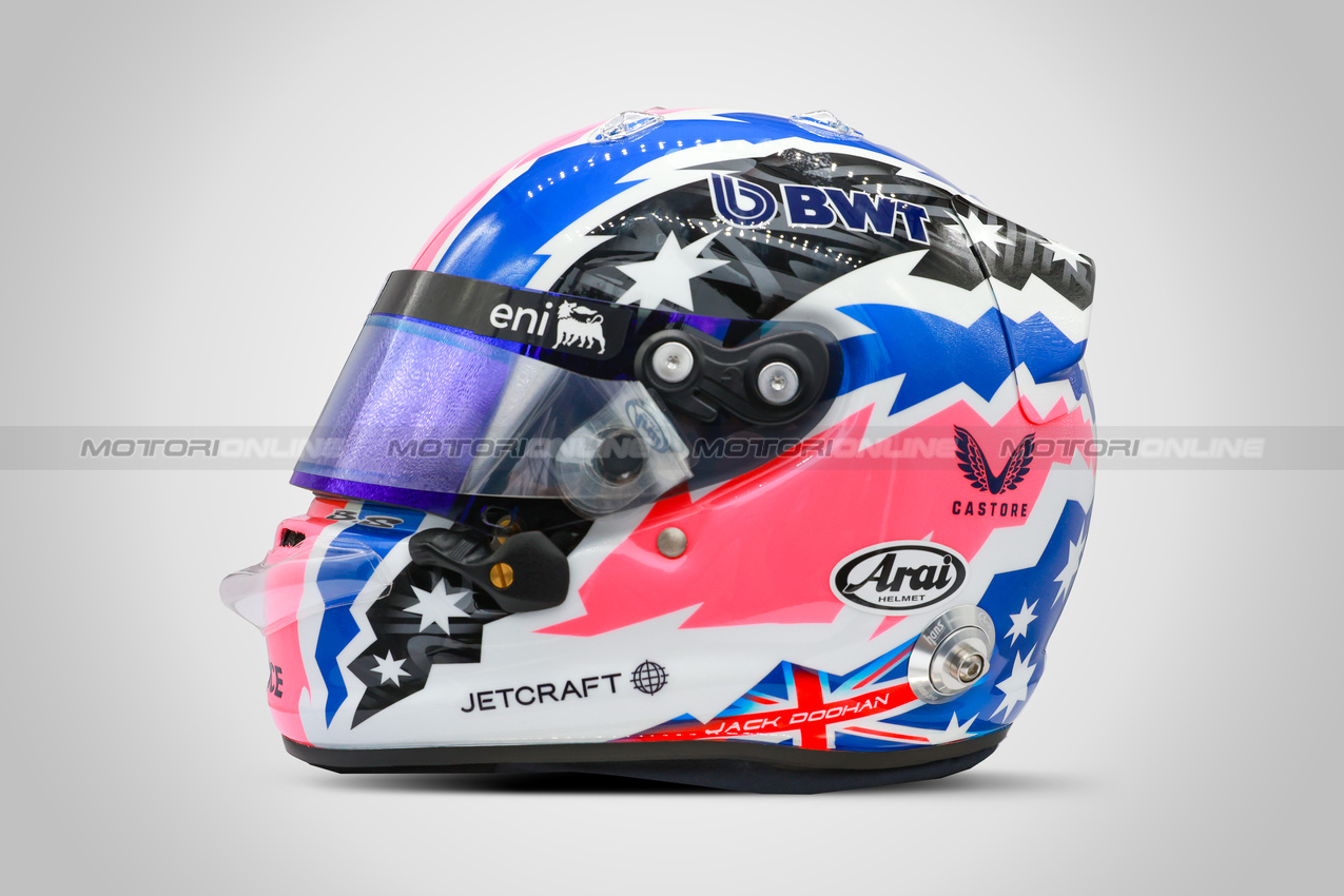 CASCHI 2025, The helmet of Jack Doohan (AUS) Alpine F1 Team.

15.03.2025. Formula 1 World Championship, Rd 1, Australian Grand Prix, Albert Park, Melbourne, Australia, Qualifiche Day.

- www.xpbimages.com, EMail: requests@xpbimages.com © Copyright: XPB Images