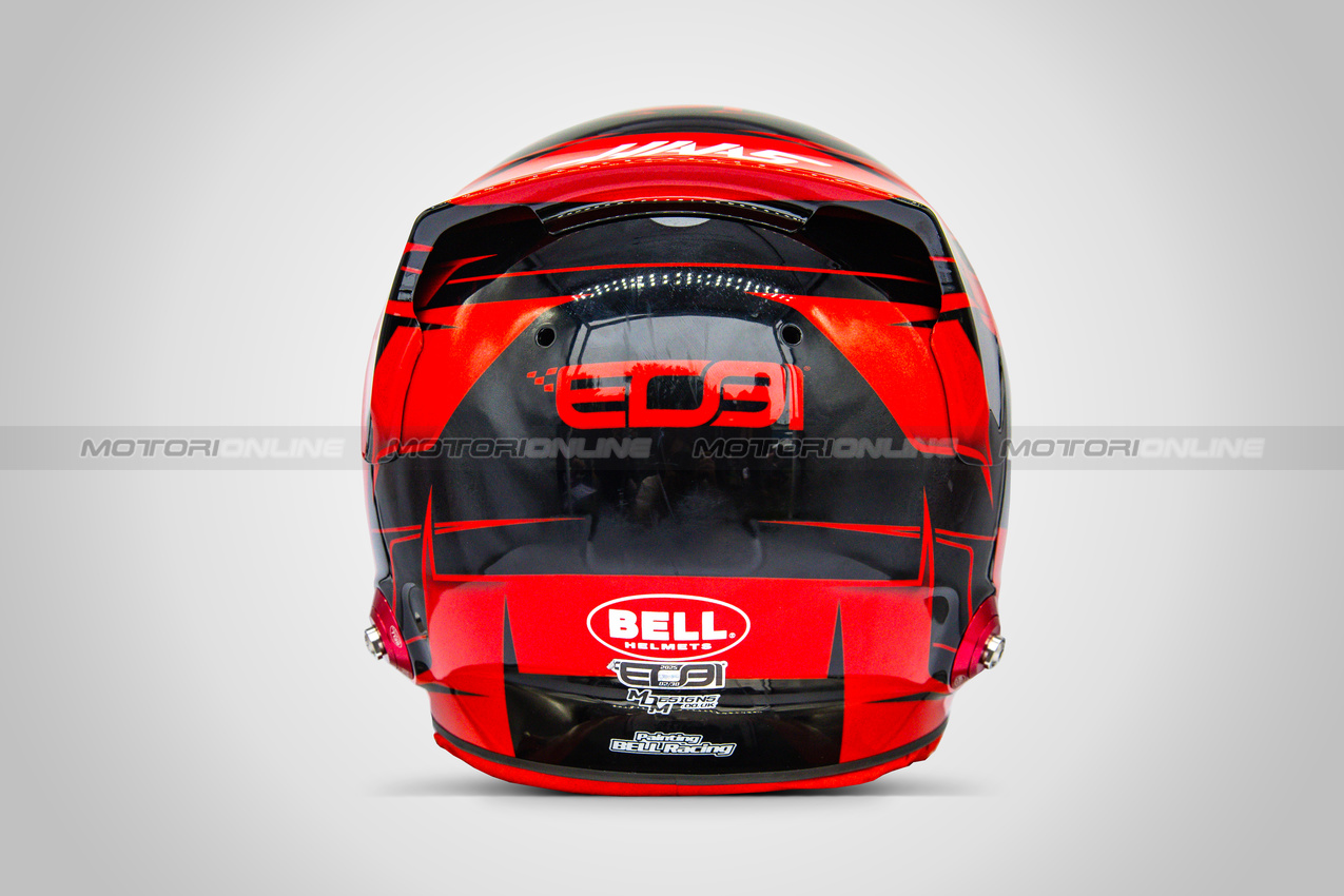 CASCHI 2025, The helmet of Esteban Ocon (FRA) Haas F1 Team.

15.03.2025. Formula 1 World Championship, Rd 1, Australian Grand Prix, Albert Park, Melbourne, Australia, Qualifiche Day.

- www.xpbimages.com, EMail: requests@xpbimages.com © Copyright: XPB Images