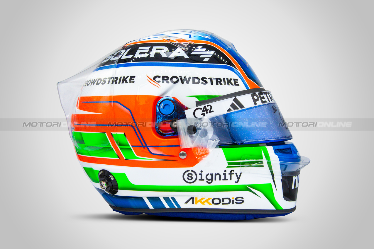 CASCHI 2025, The helmet of Andrea Kimi Antonelli (ITA) Mercedes AMG F1.

15.03.2025. Formula 1 World Championship, Rd 1, Australian Grand Prix, Albert Park, Melbourne, Australia, Qualifiche Day.

- www.xpbimages.com, EMail: requests@xpbimages.com © Copyright: XPB Images