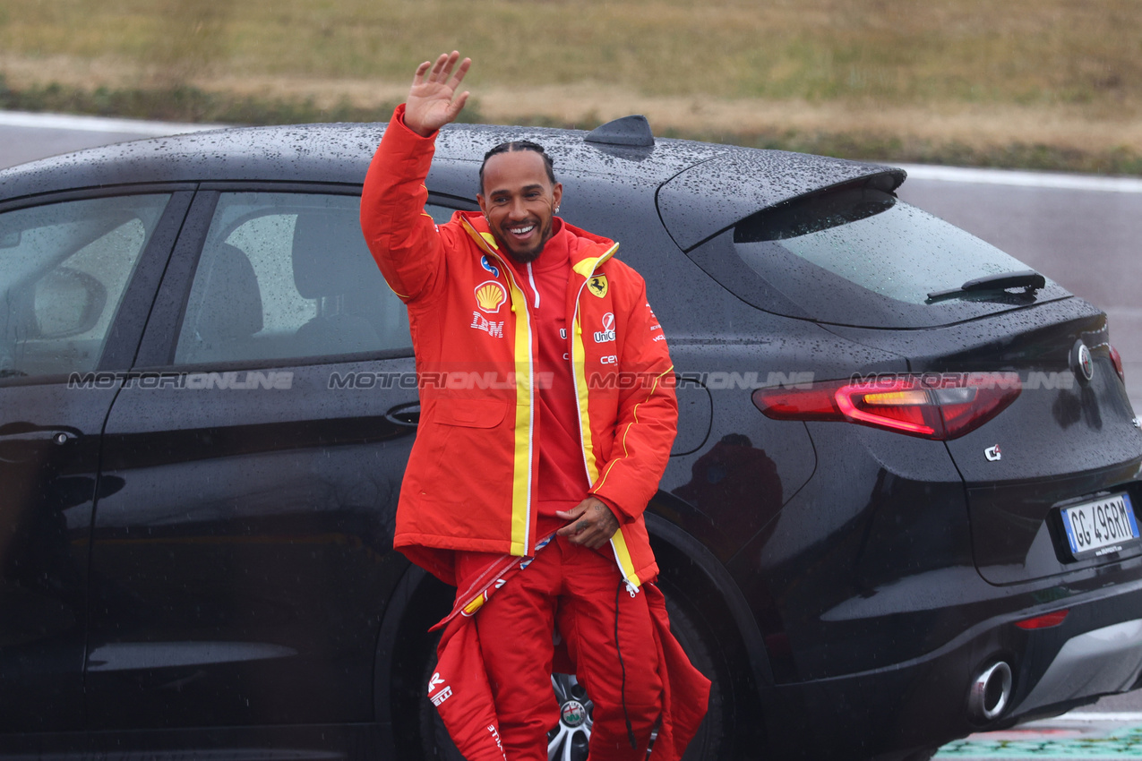 DEBUTTO HAMILTON FERRARI, Lewis Hamilton (GBR) Ferrari ventures out on the track to wave to the fans.
22.01.2025. Formula One World Championship, Ferrari Headquarters, Fiorano Modenese, Italy. 
- www.xpbimages.com, EMail: requests@xpbimages.com © Copyright:  XPB Images