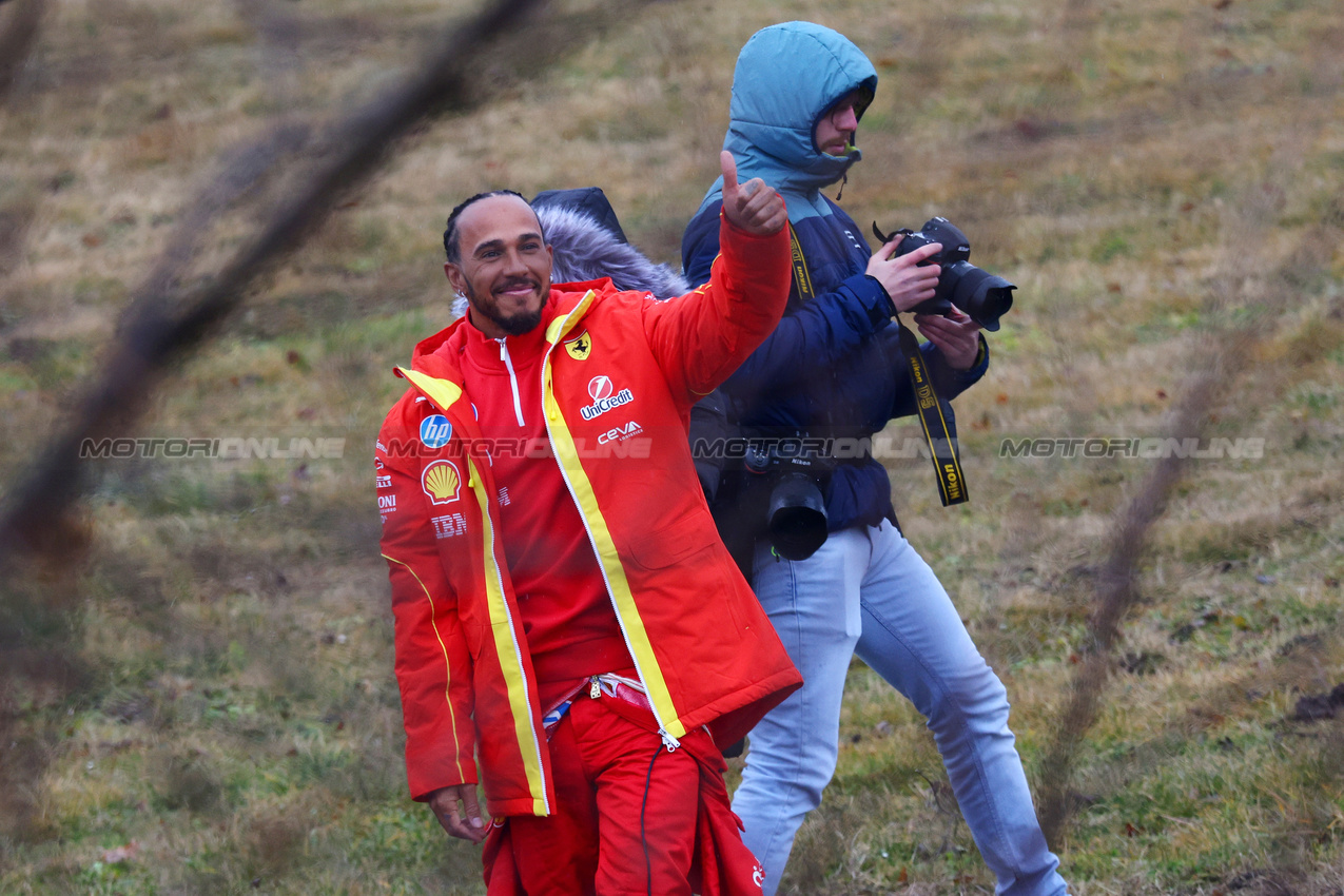 DEBUTTO HAMILTON FERRARI, Lewis Hamilton (GBR) Ferrari ventures out on the track to wave to the fans.
22.01.2025. Formula One World Championship, Ferrari Headquarters, Fiorano Modenese, Italy. 
- www.xpbimages.com, EMail: requests@xpbimages.com © Copyright:  XPB Images