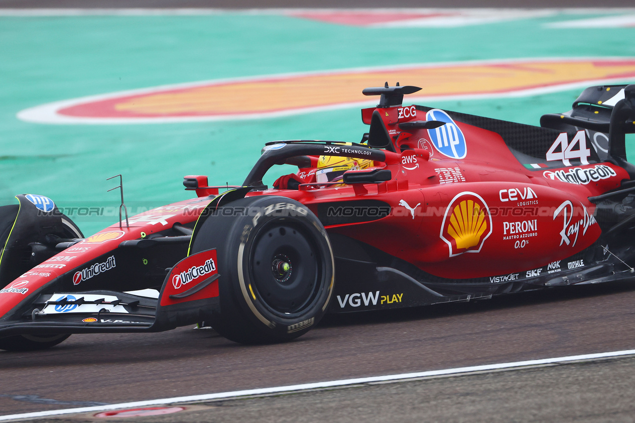 DEBUTTO HAMILTON FERRARI, Lewis Hamilton (GBR) Ferrari tests the Ferrari F1 Car.
22.01.2025. Formula One World Championship, Ferrari Headquarters, Fiorano Modenese, Italy. 
- www.xpbimages.com, EMail: requests@xpbimages.com © Copyright:  XPB Images