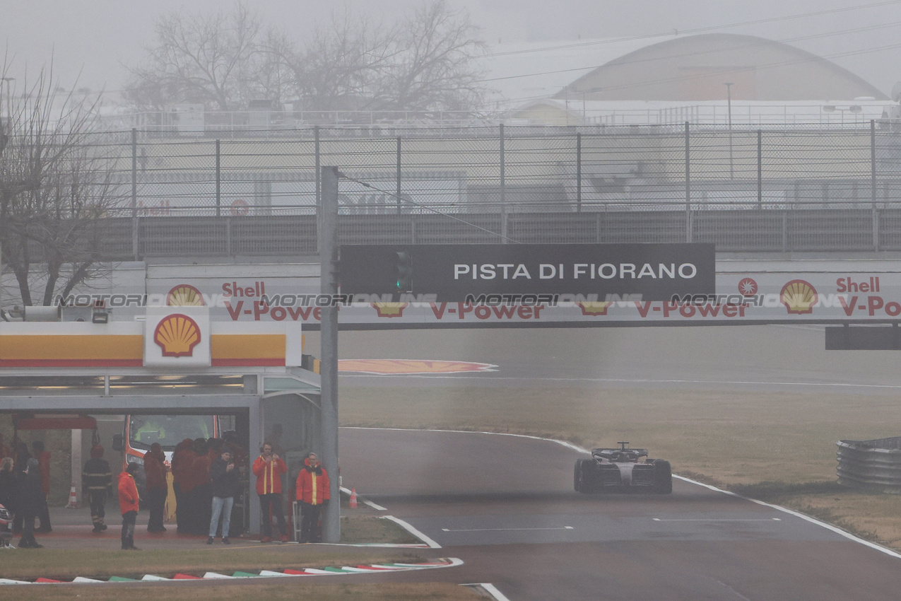 DEBUTTO HAMILTON FERRARI, Lewis Hamilton (GBR) Ferrari tests the Ferrari F1 Car.
22.01.2025. Formula One World Championship, Ferrari Headquarters, Fiorano Modenese, Italy. 
- www.xpbimages.com, EMail: requests@xpbimages.com © Copyright:  XPB Images