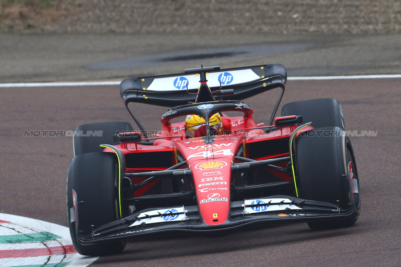 DEBUTTO HAMILTON FERRARI, Lewis Hamilton (GBR) Ferrari tests the Ferrari F1 Car.
22.01.2025. Formula One World Championship, Ferrari Headquarters, Fiorano Modenese, Italy. 
- www.xpbimages.com, EMail: requests@xpbimages.com © Copyright:  XPB Images