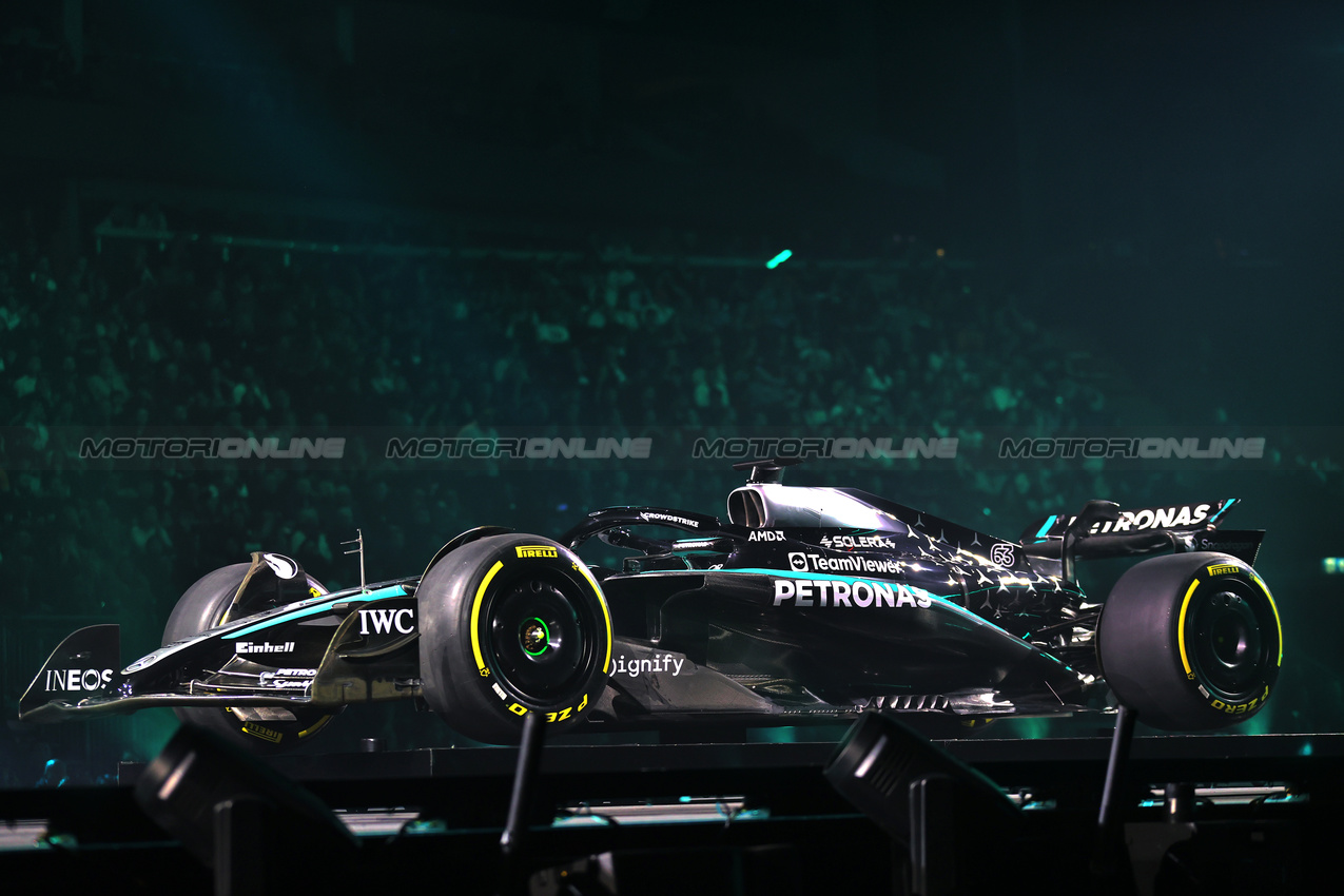F1 75 LIVE, Mercedes AMG F1 W16.

18.02.2025. Formula One World Championship, F1 75 Live. O2 Arena, London, England.

- www.xpbimages.com, EMail: requests@xpbimages.com © Copyright: Batchelor / XPB Images