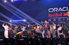 F1 75 LIVE, Liam Lawson (NZL) Red Bull Racing RB21 e Max Verstappen (NLD) Red Bull Racing.

18.02.2025. Formula One World Championship, F1 75 Live. O2 Arena, London, England.

- www.xpbimages.com, EMail: requests@xpbimages.com © Copyright: Batchelor / XPB Images