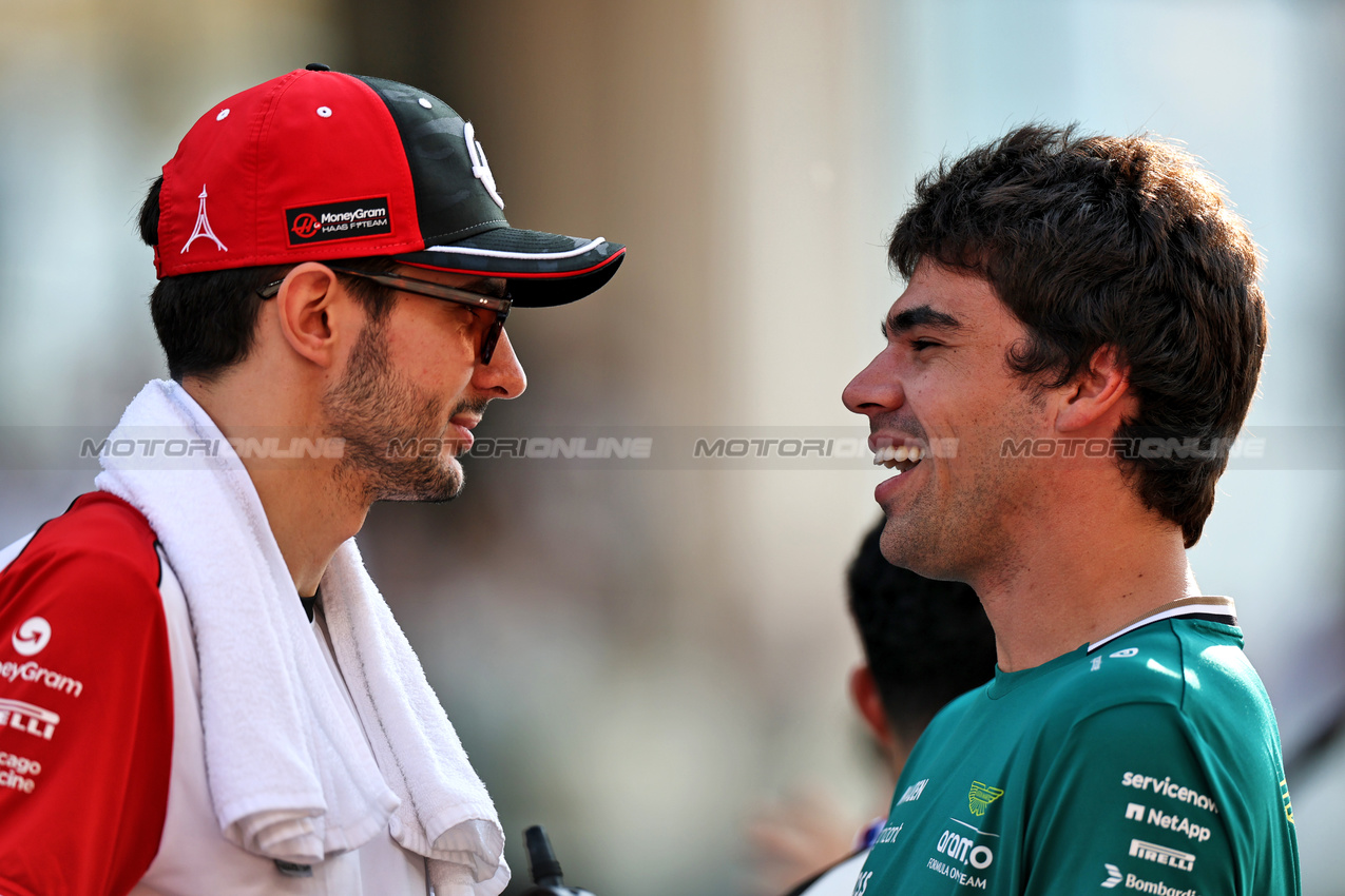 GP ABU DHABI, (L to R): Esteban Ocon (FRA) Haas F1 Team e Lance Stroll (CDN) Aston Martin F1 Team at the end of season group photograph.
07.12.2025. Formula 1 World Championship, Rd 24, Abu Dhabi Grand Prix, Yas Marina Circuit, Abu Dhabi, Gara Day.
- www.xpbimages.com, EMail: requests@xpbimages.com © Copyright: Coates / XPB Images