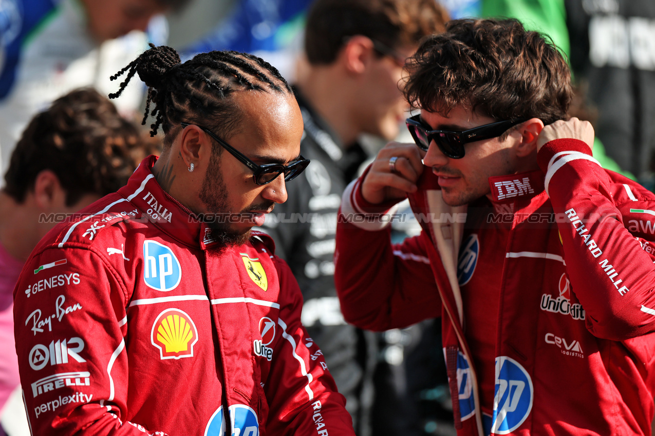 GP ABU DHABI, (L to R): Lewis Hamilton (GBR) Ferrari e Charles Leclerc (MON) Ferrari at the end of season group photograph.
07.12.2025. Formula 1 World Championship, Rd 24, Abu Dhabi Grand Prix, Yas Marina Circuit, Abu Dhabi, Gara Day.
- www.xpbimages.com, EMail: requests@xpbimages.com © Copyright: Coates / XPB Images