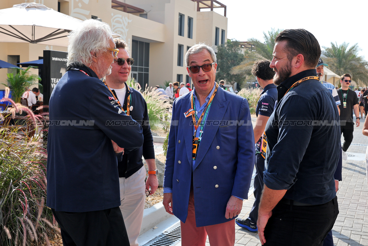 GP ABU DHABI, (L to R): Flavio Briatore (ITA) Alpine F1 Team Executive Advisor with Nigel Farage (GBR) Politician.
07.12.2025. Formula 1 World Championship, Rd 24, Abu Dhabi Grand Prix, Yas Marina Circuit, Abu Dhabi, Gara Day.
- www.xpbimages.com, EMail: requests@xpbimages.com © Copyright: Moy / XPB Images