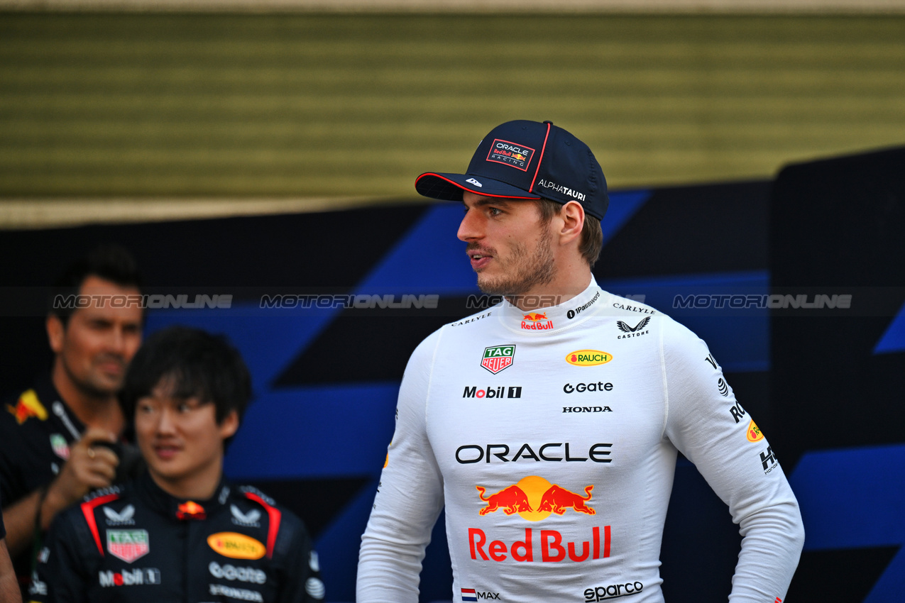 GP ABU DHABI, Max Verstappen (NLD) Red Bull Racing at a team photograph.

07.12.2025. Formula 1 World Championship, Rd 24, Abu Dhabi Grand Prix, Yas Marina Circuit, Abu Dhabi, Gara Day.

- www.xpbimages.com, EMail: requests@xpbimages.com © Copyright: Price / XPB Images