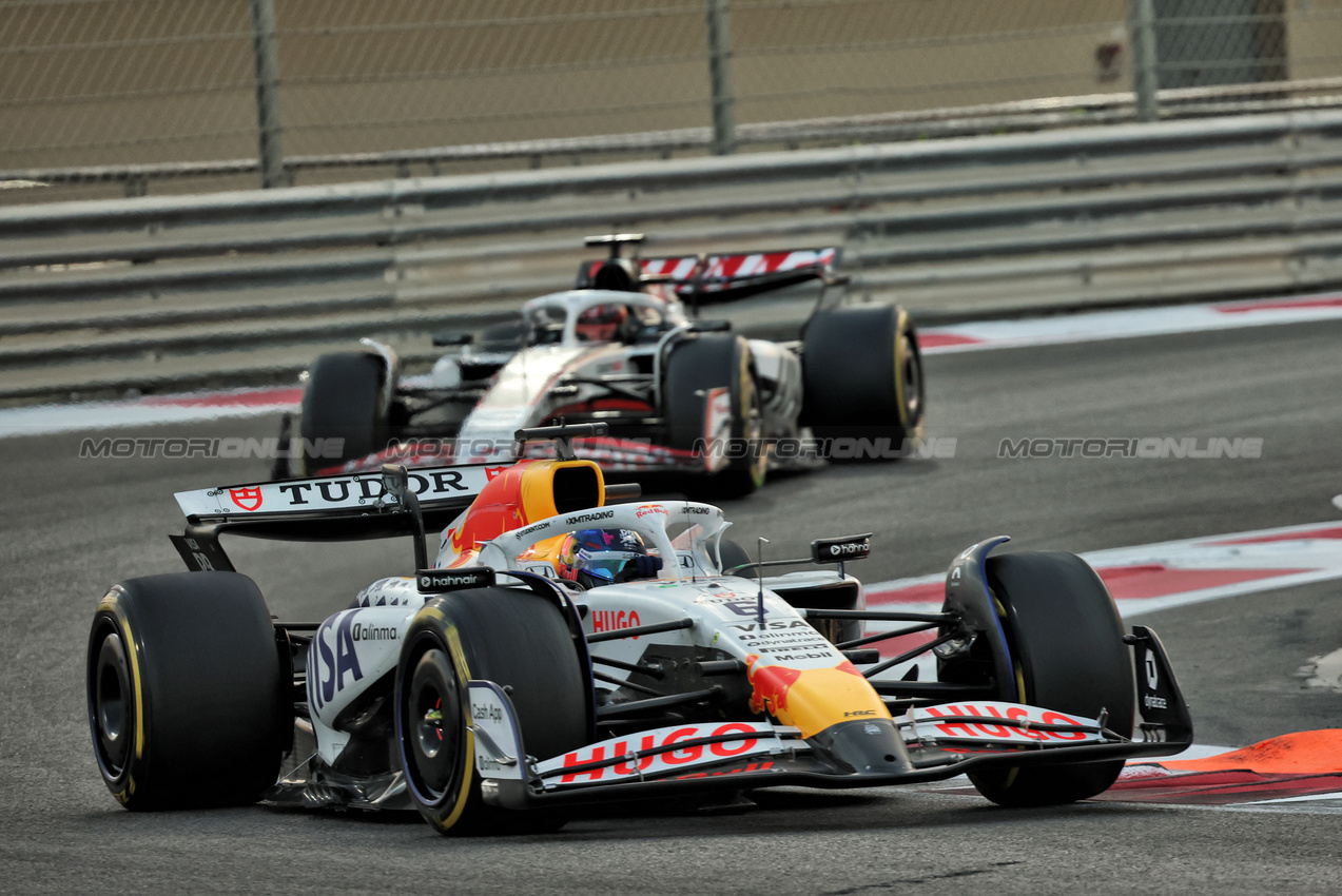 GP ABU DHABI, Isack Hadjar (FRA) Racing Bulls VCARB 02.
07.12.2025. Formula 1 World Championship, Rd 24, Abu Dhabi Grand Prix, Yas Marina Circuit, Abu Dhabi, Gara Day.
- www.xpbimages.com, EMail: requests@xpbimages.com © Copyright: Batchelor / XPB Images