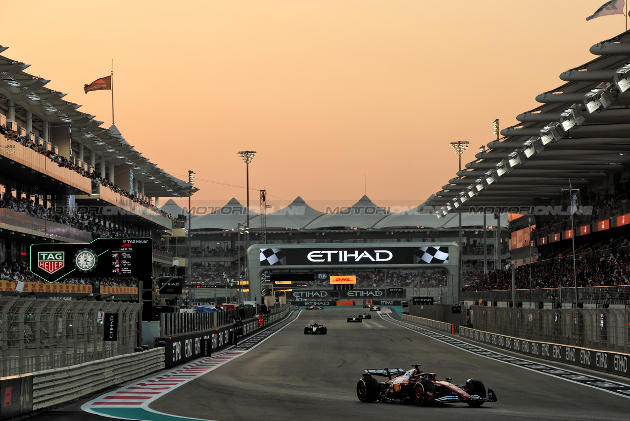 GP ABU DHABI, Charles Leclerc (MON) Ferrari SF-25.

07.12.2025. Formula 1 World Championship, Rd 24, Abu Dhabi Grand Prix, Yas Marina Circuit, Abu Dhabi, Gara Day.

- www.xpbimages.com, EMail: requests@xpbimages.com © Copyright: Batchelor / XPB Images