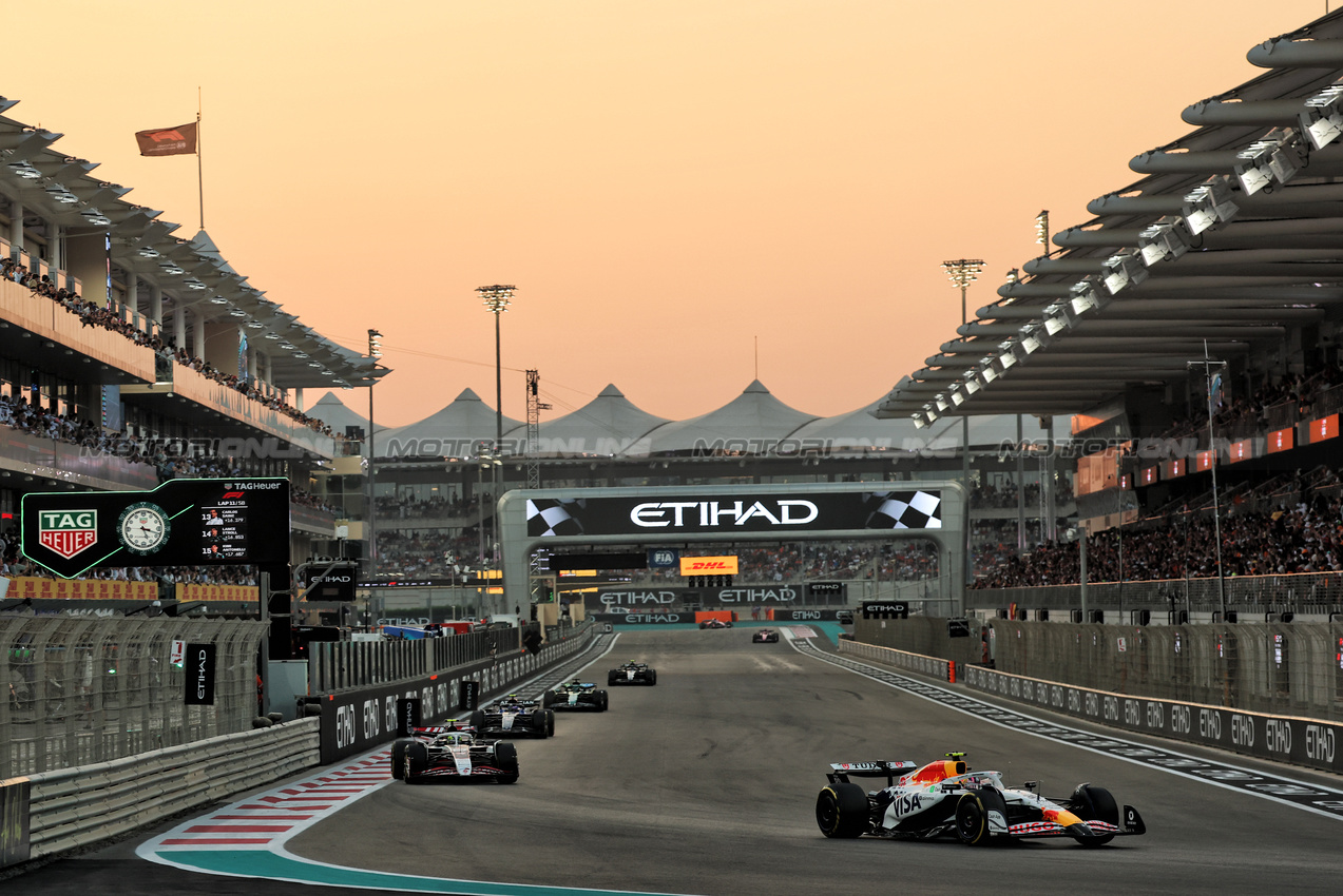 GP ABU DHABI, Liam Lawson (NZL) Racing Bulls VCARB 02.

07.12.2025. Formula 1 World Championship, Rd 24, Abu Dhabi Grand Prix, Yas Marina Circuit, Abu Dhabi, Gara Day.

- www.xpbimages.com, EMail: requests@xpbimages.com © Copyright: Batchelor / XPB Images