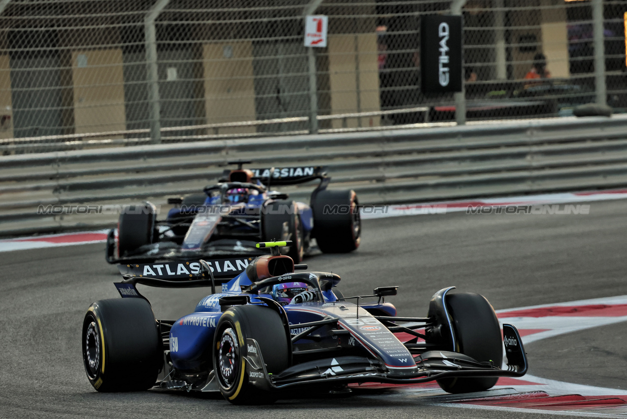 GP ABU DHABI, Carlos Sainz (ESP) Atlassian Williams Racing FW47.

07.12.2025. Formula 1 World Championship, Rd 24, Abu Dhabi Grand Prix, Yas Marina Circuit, Abu Dhabi, Gara Day.

- www.xpbimages.com, EMail: requests@xpbimages.com © Copyright: Batchelor / XPB Images