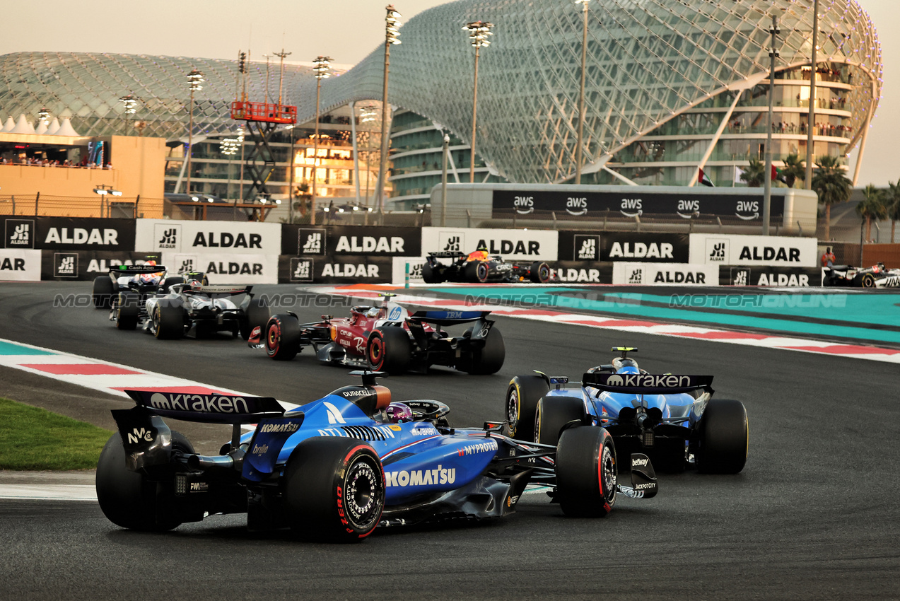 GP ABU DHABI, Alexander Albon (THA) Atlassian Williams Racing FW47.
07.12.2025. Formula 1 World Championship, Rd 24, Abu Dhabi Grand Prix, Yas Marina Circuit, Abu Dhabi, Gara Day.
- www.xpbimages.com, EMail: requests@xpbimages.com © Copyright: Bearne / XPB Images