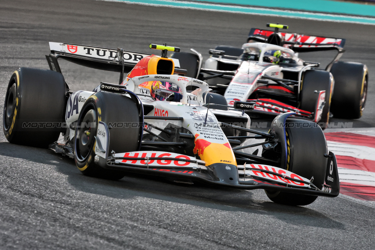 GP ABU DHABI, Liam Lawson (NZL) Racing Bulls VCARB 02.

07.12.2025. Formula 1 World Championship, Rd 24, Abu Dhabi Grand Prix, Yas Marina Circuit, Abu Dhabi, Gara Day.

- www.xpbimages.com, EMail: requests@xpbimages.com © Copyright: Charniaux / XPB Images