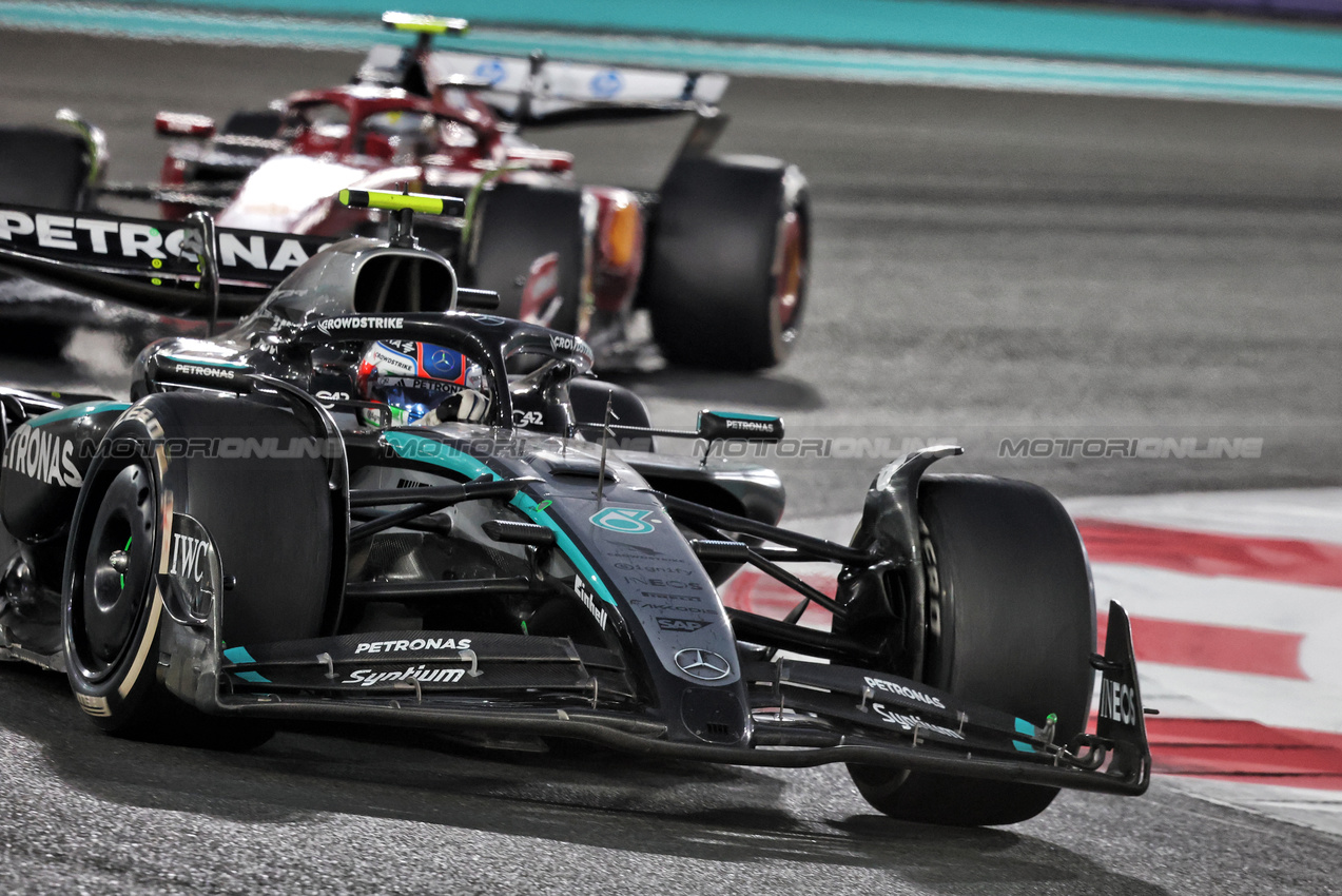 GP ABU DHABI, Andrea Kimi Antonelli (ITA) Mercedes AMG F1 W16.

07.12.2025. Formula 1 World Championship, Rd 24, Abu Dhabi Grand Prix, Yas Marina Circuit, Abu Dhabi, Gara Day.

- www.xpbimages.com, EMail: requests@xpbimages.com © Copyright: Charniaux / XPB Images