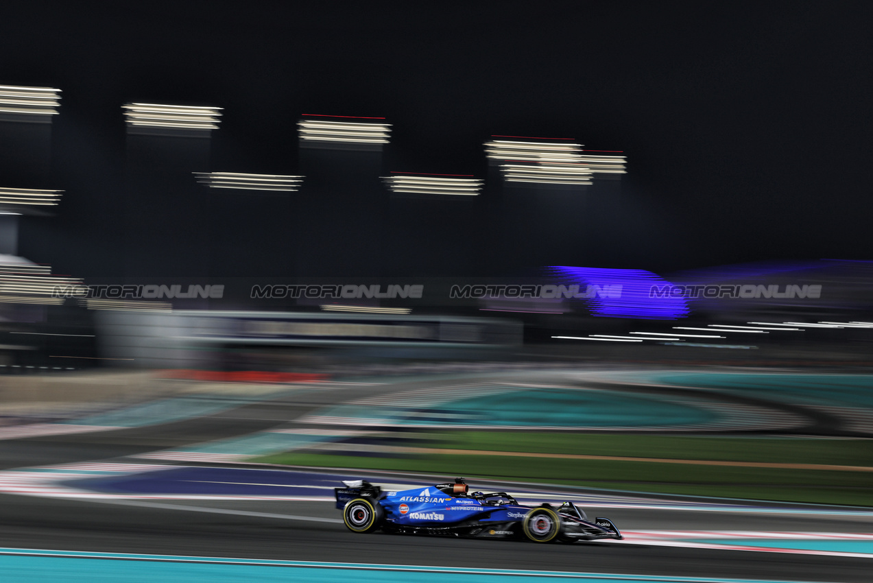 GP ABU DHABI, Alexander Albon (THA) Atlassian Williams Racing FW47.

07.12.2025. Formula 1 World Championship, Rd 24, Abu Dhabi Grand Prix, Yas Marina Circuit, Abu Dhabi, Gara Day.

- www.xpbimages.com, EMail: requests@xpbimages.com © Copyright: Charniaux / XPB Images