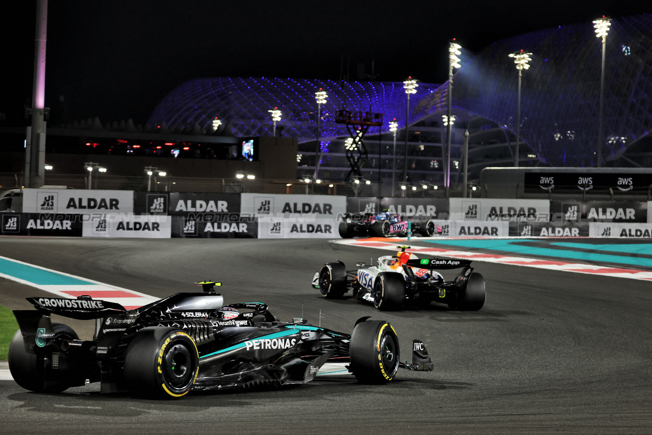 GP ABU DHABI, Andrea Kimi Antonelli (ITA) Mercedes AMG F1 W16.

07.12.2025. Formula 1 World Championship, Rd 24, Abu Dhabi Grand Prix, Yas Marina Circuit, Abu Dhabi, Gara Day.

- www.xpbimages.com, EMail: requests@xpbimages.com © Copyright: Bearne / XPB Images