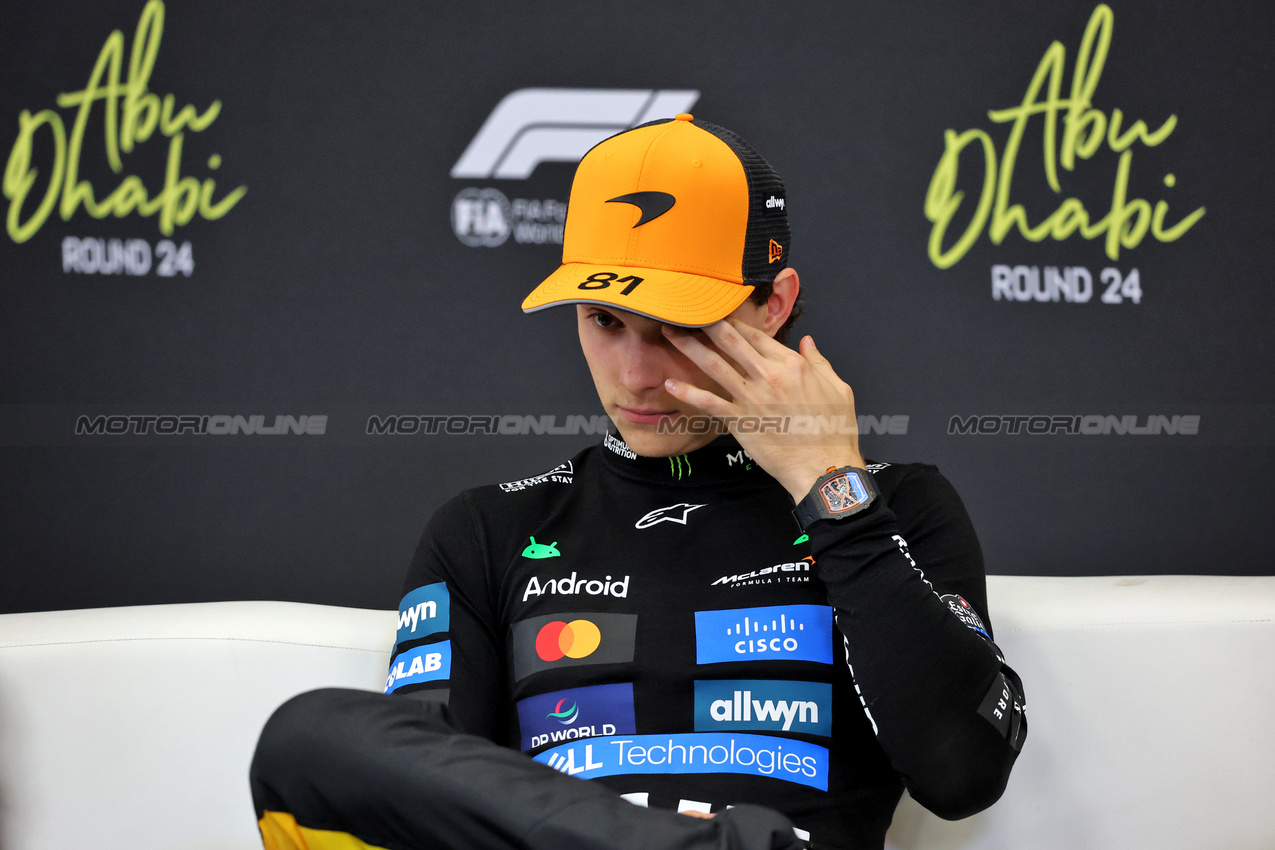 GP ABU DHABI, Oscar Piastri (AUS) McLaren in the post race FIA Press Conference.

07.12.2025. Formula 1 World Championship, Rd 24, Abu Dhabi Grand Prix, Yas Marina Circuit, Abu Dhabi, Gara Day.

- www.xpbimages.com, EMail: requests@xpbimages.com © Copyright: Charniaux / XPB Images