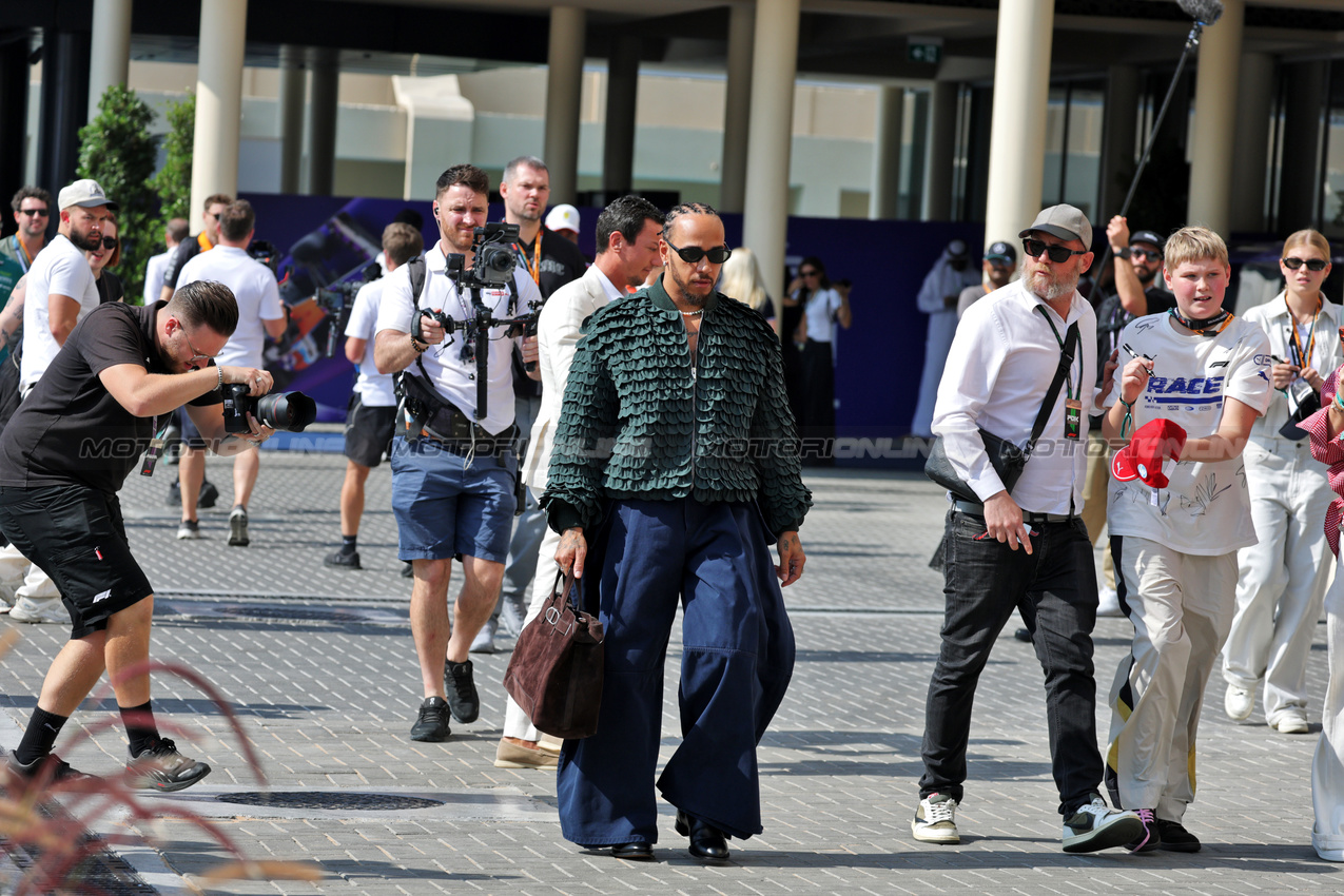 GP ABU DHABI, Lewis Hamilton (GBR) Ferrari.
07.12.2025. Formula 1 World Championship, Rd 24, Abu Dhabi Grand Prix, Yas Marina Circuit, Abu Dhabi, Gara Day.
- www.xpbimages.com, EMail: requests@xpbimages.com © Copyright: Moy / XPB Images