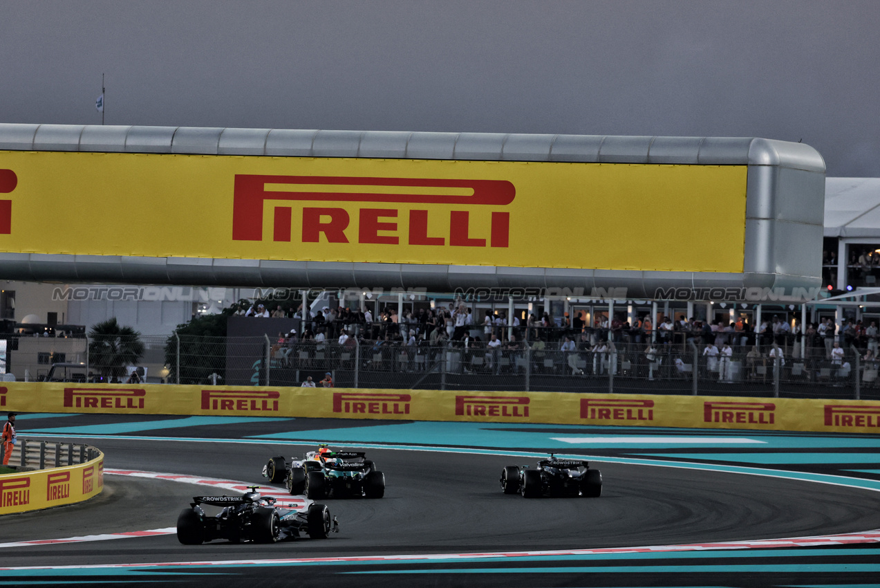 GP ABU DHABI, Andrea Kimi Antonelli (ITA) Mercedes AMG F1 W16.

07.12.2025. Formula 1 World Championship, Rd 24, Abu Dhabi Grand Prix, Yas Marina Circuit, Abu Dhabi, Gara Day.

- www.xpbimages.com, EMail: requests@xpbimages.com © Copyright: Moy / XPB Images