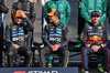 GP ABU DHABI, (L to R): Oscar Piastri (AUS) McLaren; Lando Norris (GBR) McLaren; e Max Verstappen (NLD) Red Bull Racing, at the end of season group photograph.
07.12.2025. Formula 1 World Championship, Rd 24, Abu Dhabi Grand Prix, Yas Marina Circuit, Abu Dhabi, Gara Day.
- www.xpbimages.com, EMail: requests@xpbimages.com © Copyright: Batchelor / XPB Images