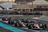 GP ABU DHABI, Liam Lawson (NZL) Racing Bulls VCARB 02 at the partenza of the race.

07.12.2025. Formula 1 World Championship, Rd 24, Abu Dhabi Grand Prix, Yas Marina Circuit, Abu Dhabi, Gara Day.

- www.xpbimages.com, EMail: requests@xpbimages.com © Copyright: Moy / XPB Images