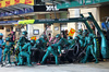 GP ABU DHABI, Lance Stroll (CDN) Aston Martin F1 Team AMR25 makes a pit stop.

07.12.2025. Formula 1 World Championship, Rd 24, Abu Dhabi Grand Prix, Yas Marina Circuit, Abu Dhabi, Gara Day.

- www.xpbimages.com, EMail: requests@xpbimages.com © Copyright: Batchelor / XPB Images