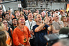 GP ABU DHABI, (L to R): Cisca Wauman (BEL) e Adam Norris (GBR), mother e father of third placed World Champion Lando Norris (GBR) McLaren, celebrate at the podium.

07.12.2025. Formula 1 World Championship, Rd 24, Abu Dhabi Grand Prix, Yas Marina Circuit, Abu Dhabi, Gara Day.

- www.xpbimages.com, EMail: requests@xpbimages.com © Copyright: Price / XPB Images