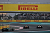 GP ABU DHABI, Lando Norris (GBR) McLaren MCL39 e Liam Lawson (NZL) Racing Bulls VCARB 02 battle for position.
07.12.2025. Formula 1 World Championship, Rd 24, Abu Dhabi Grand Prix, Yas Marina Circuit, Abu Dhabi, Gara Day.
- www.xpbimages.com, EMail: requests@xpbimages.com © Copyright: Moy / XPB Images