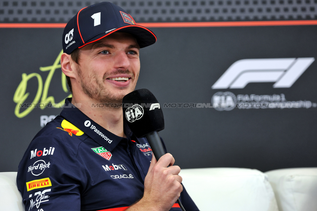 GP ABU DHABI, Max Verstappen (NLD) Red Bull Racing in the FIA Press Conference.
04.12.2025. Formula 1 World Championship, Rd 24, Abu Dhabi Grand Prix, Yas Marina Circuit, Abu Dhabi, Preparation Day.
- www.xpbimages.com, EMail: requests@xpbimages.com © Copyright: Bearne / XPB Images