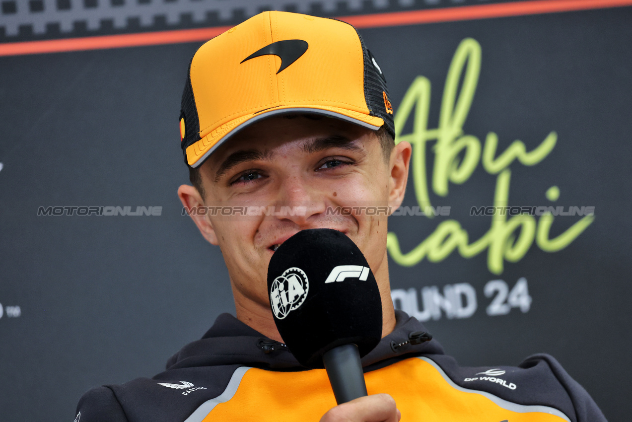 GP ABU DHABI, Lando Norris (GBR) McLaren in the FIA Press Conference.

04.12.2025. Formula 1 World Championship, Rd 24, Abu Dhabi Grand Prix, Yas Marina Circuit, Abu Dhabi, Preparation Day.

- www.xpbimages.com, EMail: requests@xpbimages.com © Copyright: Bearne / XPB Images