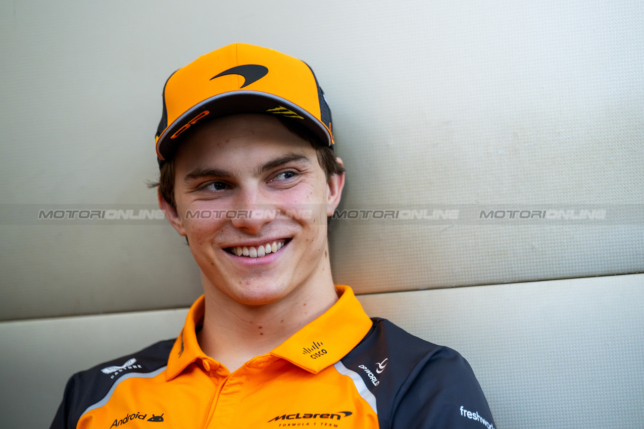 GP ABU DHABI, Oscar Piastri (AUS) McLaren.

04.12.2025. Formula 1 World Championship, Rd 24, Abu Dhabi Grand Prix, Yas Marina Circuit, Abu Dhabi, Preparation Day.

- www.xpbimages.com, EMail: requests@xpbimages.com © Copyright: Price	/ XPB Images