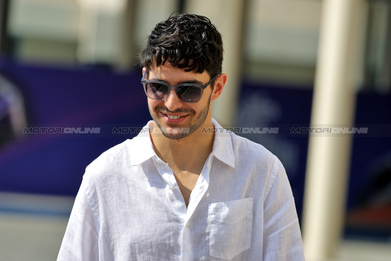 GP ABU DHABI, Esteban Ocon (FRA) Haas F1 Team.

04.12.2025. Formula 1 World Championship, Rd 24, Abu Dhabi Grand Prix, Yas Marina Circuit, Abu Dhabi, Preparation Day.

- www.xpbimages.com, EMail: requests@xpbimages.com © Copyright: Moy / XPB Images