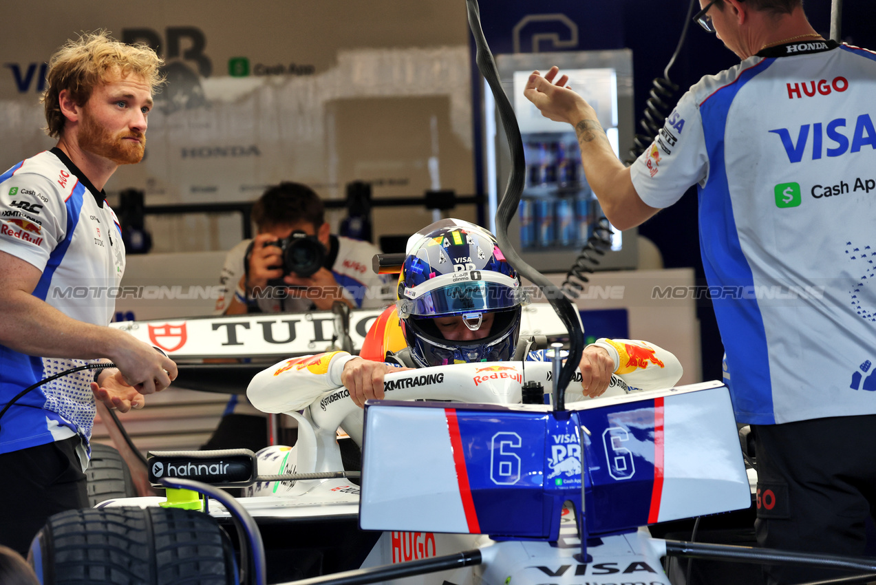 GP ABU DHABI, Isack Hadjar (FRA) Racing Bulls VCARB 02.

04.12.2025. Formula 1 World Championship, Rd 24, Abu Dhabi Grand Prix, Yas Marina Circuit, Abu Dhabi, Preparation Day.

- www.xpbimages.com, EMail: requests@xpbimages.com © Copyright: Bearne / XPB Images