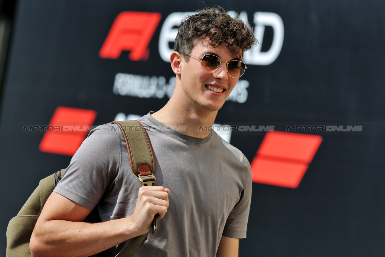 GP ABU DHABI, Oliver Bearman (GBR) Haas F1 Team.

04.12.2025. Formula 1 World Championship, Rd 24, Abu Dhabi Grand Prix, Yas Marina Circuit, Abu Dhabi, Preparation Day.

- www.xpbimages.com, EMail: requests@xpbimages.com © Copyright: Moy / XPB Images