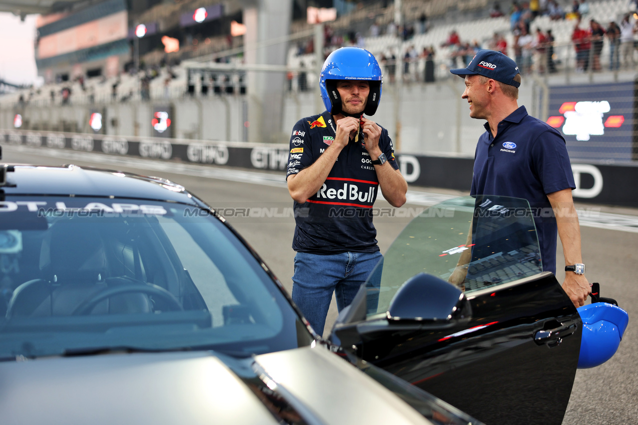 GP ABU DHABI, Max Verstappen (NLD) Red Bull Racing - Pirelli Hot Laps with a Ford Mustang.

04.12.2025. Formula 1 World Championship, Rd 24, Abu Dhabi Grand Prix, Yas Marina Circuit, Abu Dhabi, Preparation Day.

- www.xpbimages.com, EMail: requests@xpbimages.com © Copyright: Bearne / XPB Images