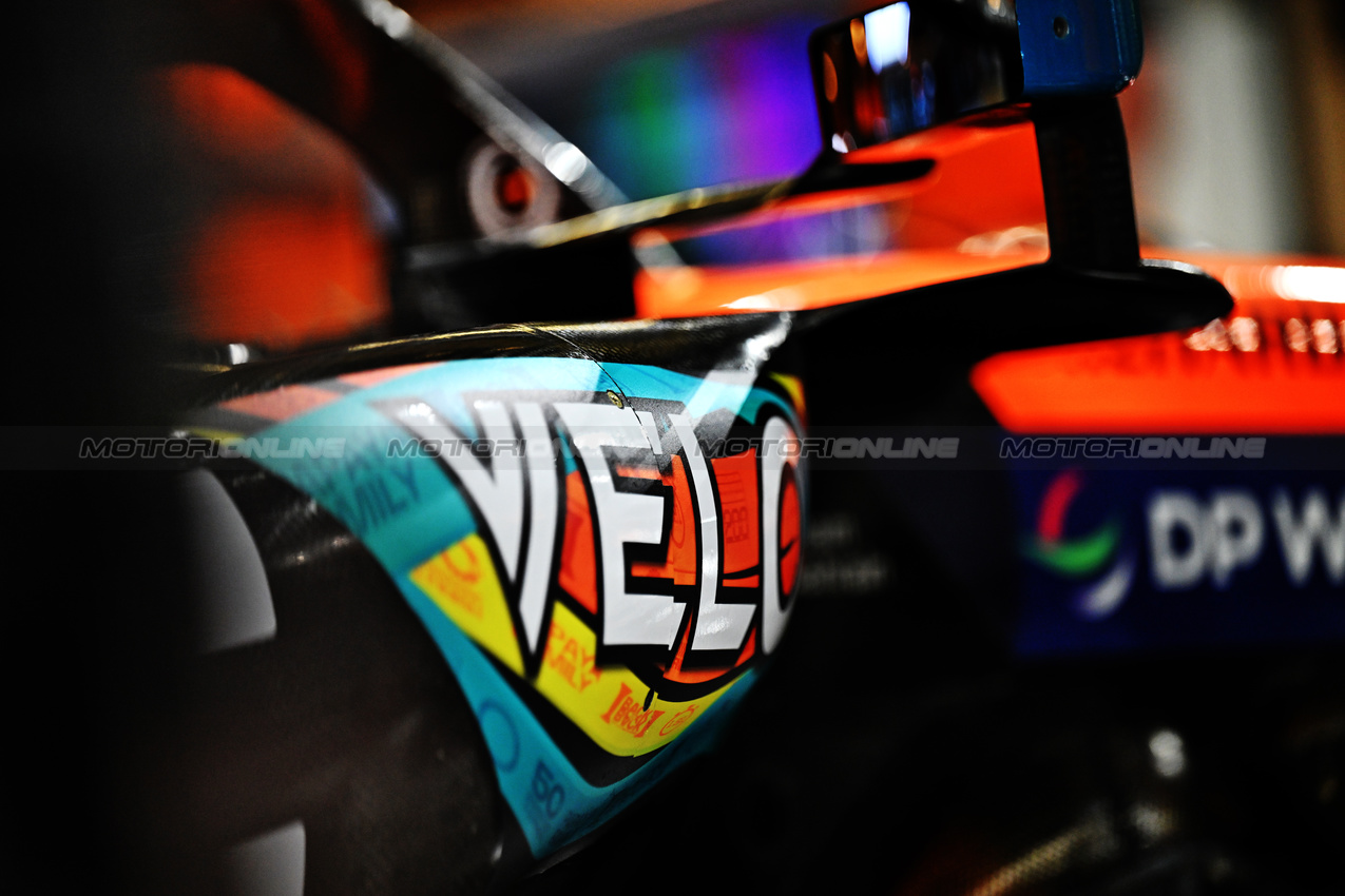 GP ABU DHABI, McLaren MCL39 - Velo branding.
04.12.2025. Formula 1 World Championship, Rd 24, Abu Dhabi Grand Prix, Yas Marina Circuit, Abu Dhabi, Preparation Day.
- www.xpbimages.com, EMail: requests@xpbimages.com © Copyright: Price / XPB Images