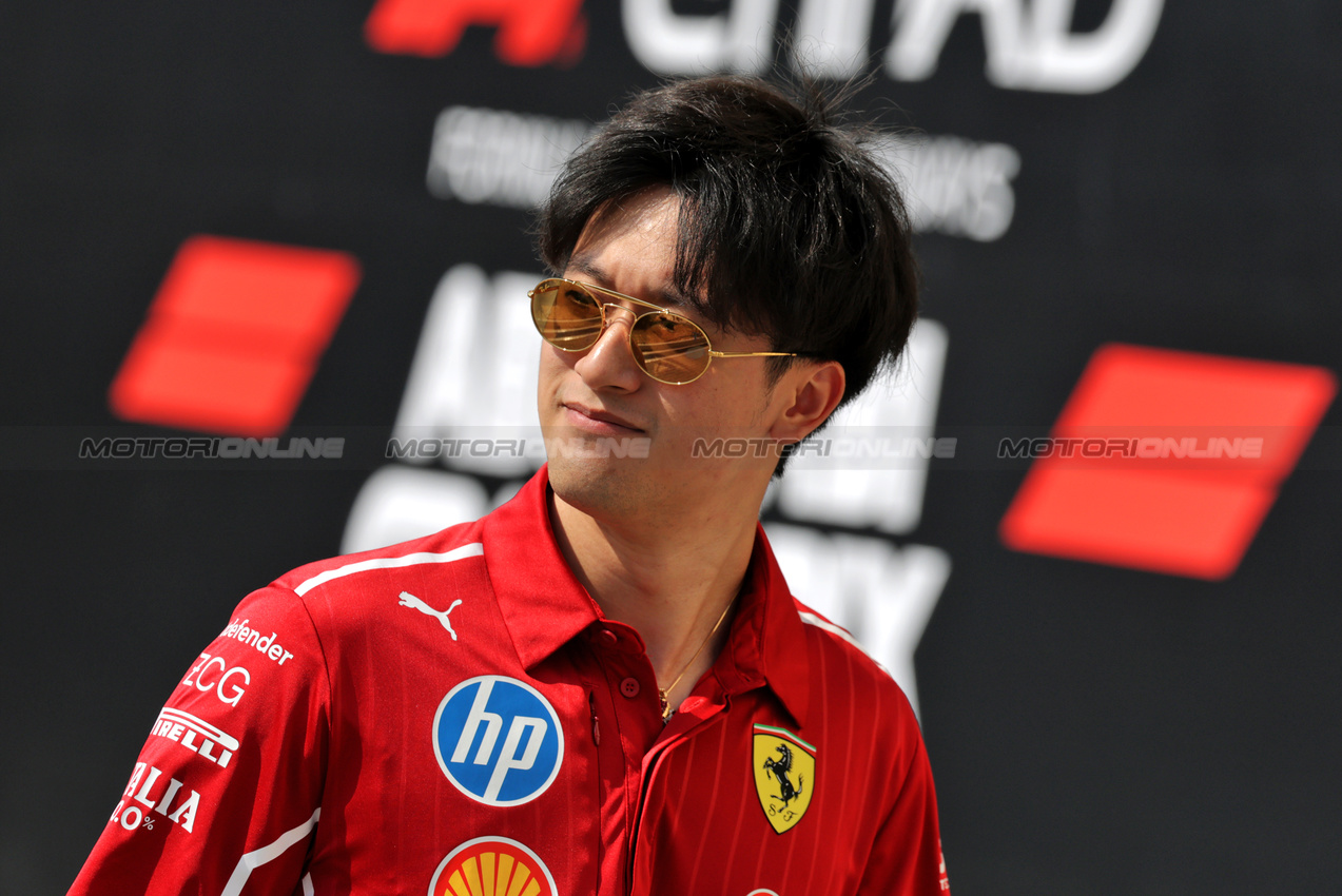 GP ABU DHABI, Zhou Guanyu (CHN) Ferrari Reserve Driver.
04.12.2025. Formula 1 World Championship, Rd 24, Abu Dhabi Grand Prix, Yas Marina Circuit, Abu Dhabi, Preparation Day.
- www.xpbimages.com, EMail: requests@xpbimages.com © Copyright: Moy / XPB Images