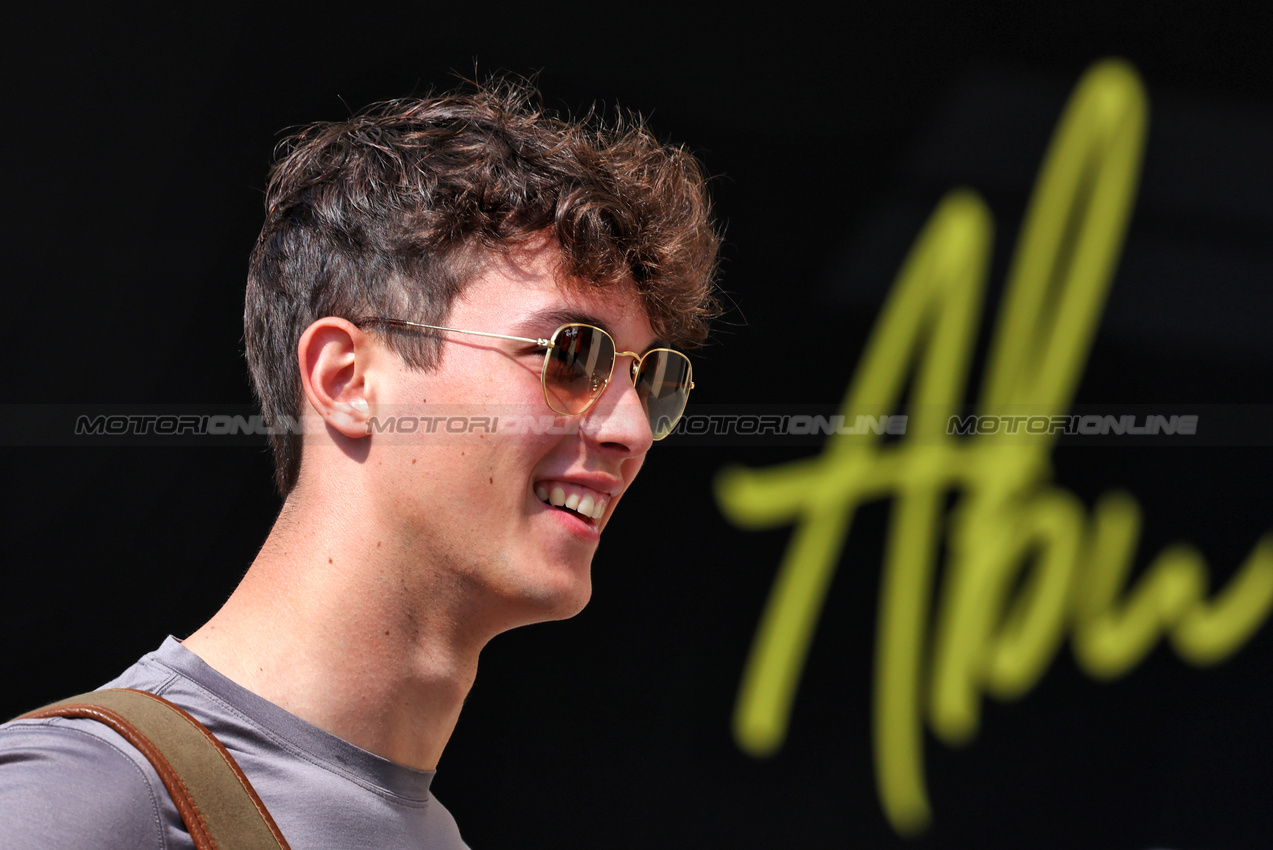 GP ABU DHABI, Oliver Bearman (GBR) Haas F1 Team.

04.12.2025. Formula 1 World Championship, Rd 24, Abu Dhabi Grand Prix, Yas Marina Circuit, Abu Dhabi, Preparation Day.

- www.xpbimages.com, EMail: requests@xpbimages.com © Copyright: Bearne / XPB Images