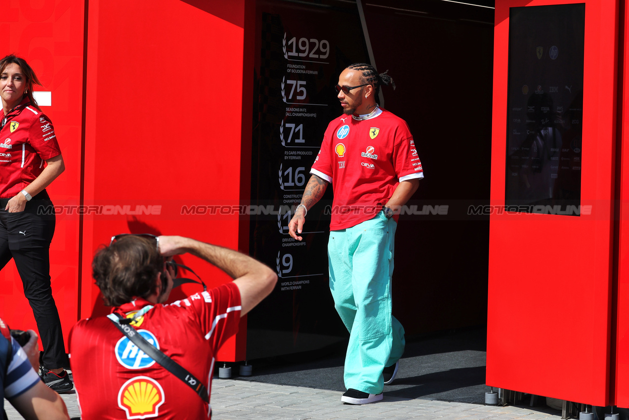 GP ABU DHABI, Lewis Hamilton (GBR) Ferrari.

04.12.2025. Formula 1 World Championship, Rd 24, Abu Dhabi Grand Prix, Yas Marina Circuit, Abu Dhabi, Preparation Day.

- www.xpbimages.com, EMail: requests@xpbimages.com © Copyright: Bearne / XPB Images