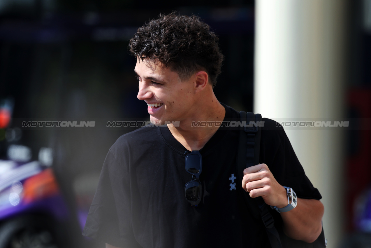 GP ABU DHABI, Lando Norris (GBR) McLaren.

04.12.2025. Formula 1 World Championship, Rd 24, Abu Dhabi Grand Prix, Yas Marina Circuit, Abu Dhabi, Preparation Day.

- www.xpbimages.com, EMail: requests@xpbimages.com © Copyright: Bearne / XPB Images