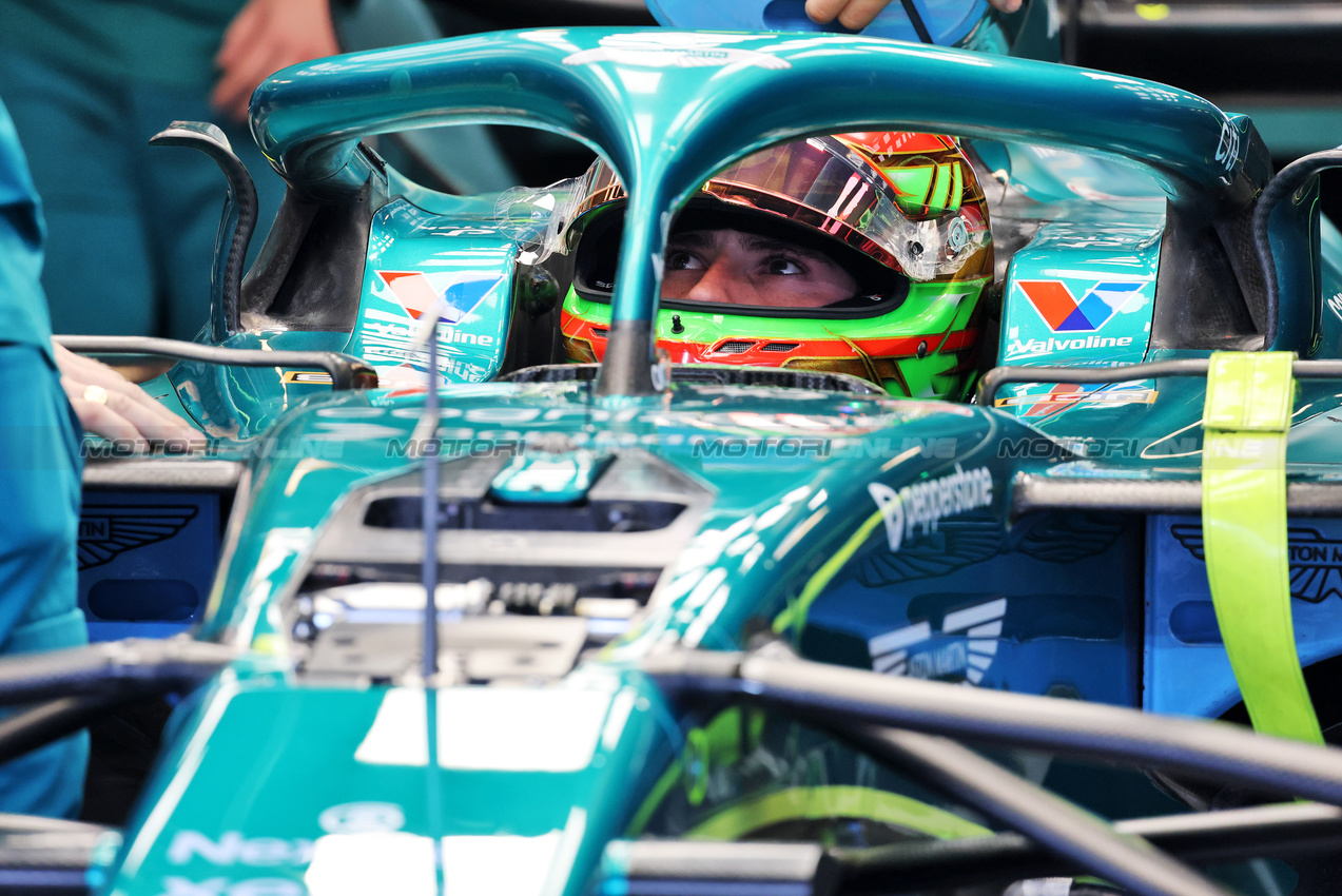 GP ABU DHABI, Cian Shields (GBR) Aston Martin F1 Team AMR25 Test Driver.

04.12.2025. Formula 1 World Championship, Rd 24, Abu Dhabi Grand Prix, Yas Marina Circuit, Abu Dhabi, Preparation Day.

- www.xpbimages.com, EMail: requests@xpbimages.com © Copyright: Batchelor / XPB Images