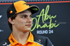 GP ABU DHABI, Oscar Piastri (AUS) McLaren in the FIA Press Conference.

04.12.2025. Formula 1 World Championship, Rd 24, Abu Dhabi Grand Prix, Yas Marina Circuit, Abu Dhabi, Preparation Day.

- www.xpbimages.com, EMail: requests@xpbimages.com © Copyright: Bearne / XPB Images