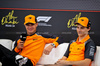 GP ABU DHABI, (L to R): Lando Norris (GBR) McLaren e Oscar Piastri (AUS) McLaren in the FIA Press Conference.

04.12.2025. Formula 1 World Championship, Rd 24, Abu Dhabi Grand Prix, Yas Marina Circuit, Abu Dhabi, Preparation Day.

- www.xpbimages.com, EMail: requests@xpbimages.com © Copyright: Price	/ XPB Images