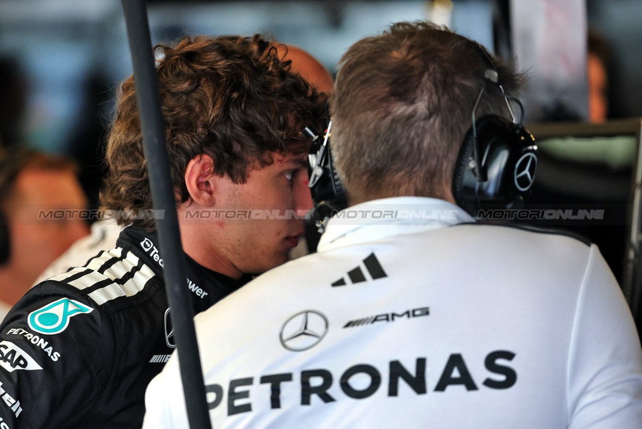 GP ABU DHABI, Andrea Kimi Antonelli (ITA) Mercedes AMG F1.

06.12.2025. Formula 1 World Championship, Rd 24, Abu Dhabi Grand Prix, Yas Marina Circuit, Abu Dhabi, Qualifiche Day.

- www.xpbimages.com, EMail: requests@xpbimages.com © Copyright: Batchelor / XPB Images