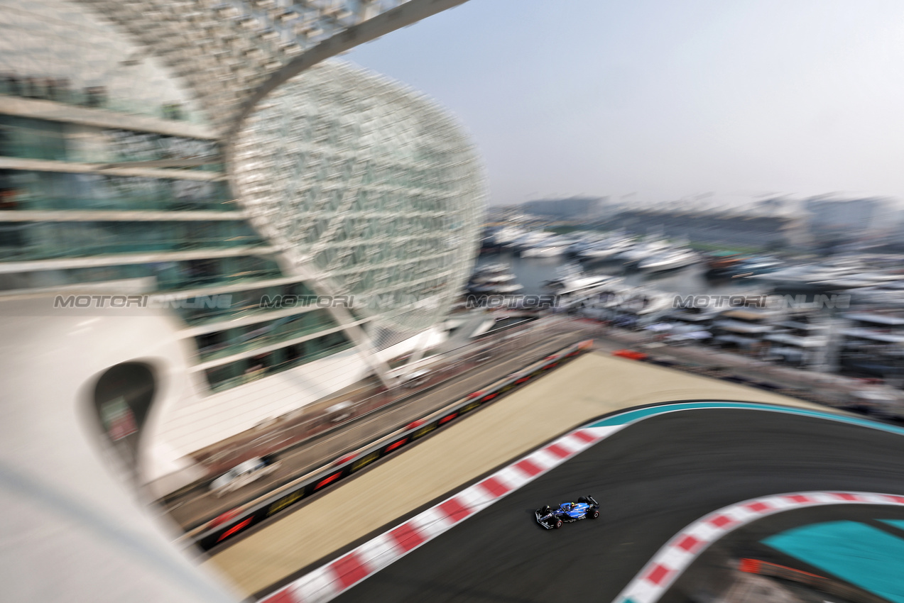 GP ABU DHABI, Carlos Sainz (ESP) Atlassian Williams Racing FW47.

06.12.2025. Formula 1 World Championship, Rd 24, Abu Dhabi Grand Prix, Yas Marina Circuit, Abu Dhabi, Qualifiche Day.

- www.xpbimages.com, EMail: requests@xpbimages.com © Copyright: Moy / XPB Images