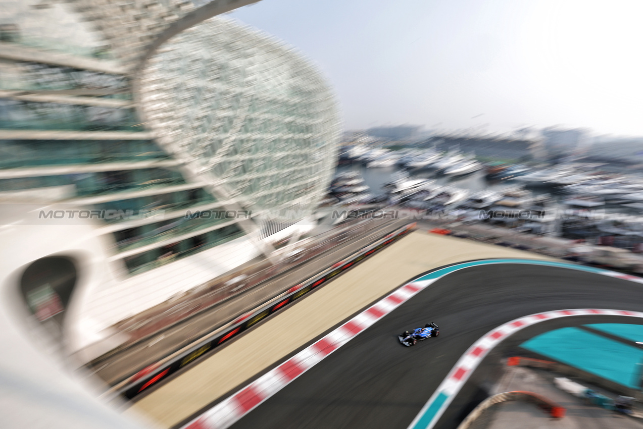 GP ABU DHABI, Alexander Albon (THA) Atlassian Williams Racing FW47.
06.12.2025. Formula 1 World Championship, Rd 24, Abu Dhabi Grand Prix, Yas Marina Circuit, Abu Dhabi, Qualifiche Day.
- www.xpbimages.com, EMail: requests@xpbimages.com © Copyright: Moy / XPB Images