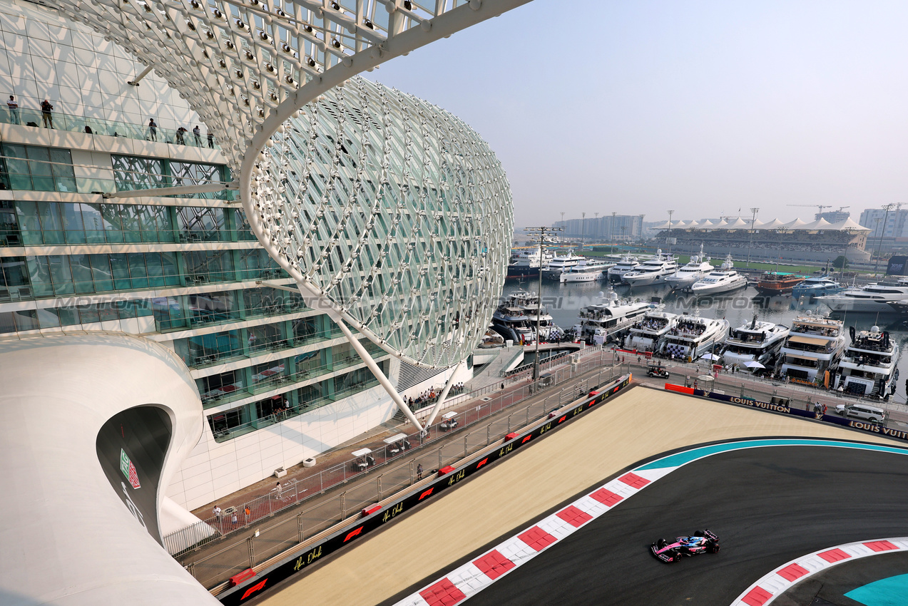 GP ABU DHABI, Pierre Gasly (FRA) Alpine F1 Team A525.
06.12.2025. Formula 1 World Championship, Rd 24, Abu Dhabi Grand Prix, Yas Marina Circuit, Abu Dhabi, Qualifiche Day.
- www.xpbimages.com, EMail: requests@xpbimages.com © Copyright: Moy / XPB Images